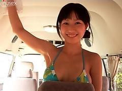 Japanese babe Yui Minami perform a wet car wash